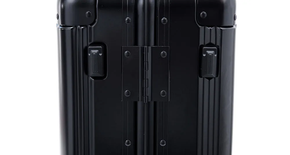 20" Aluminum Luggage Carry-On (Black)