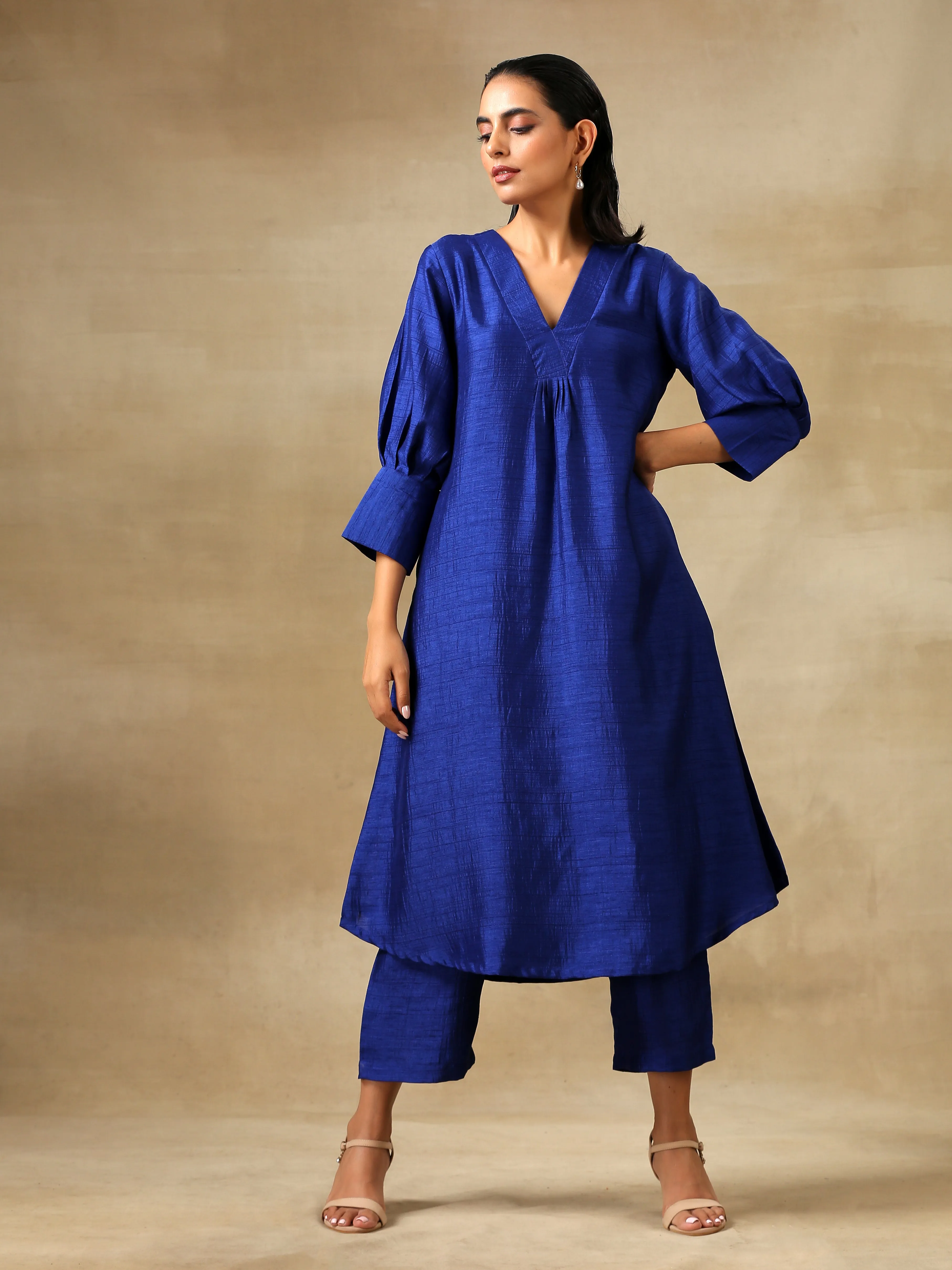 Blue Textured Silk Puff Sleeve Kurta Pant Set | Relove