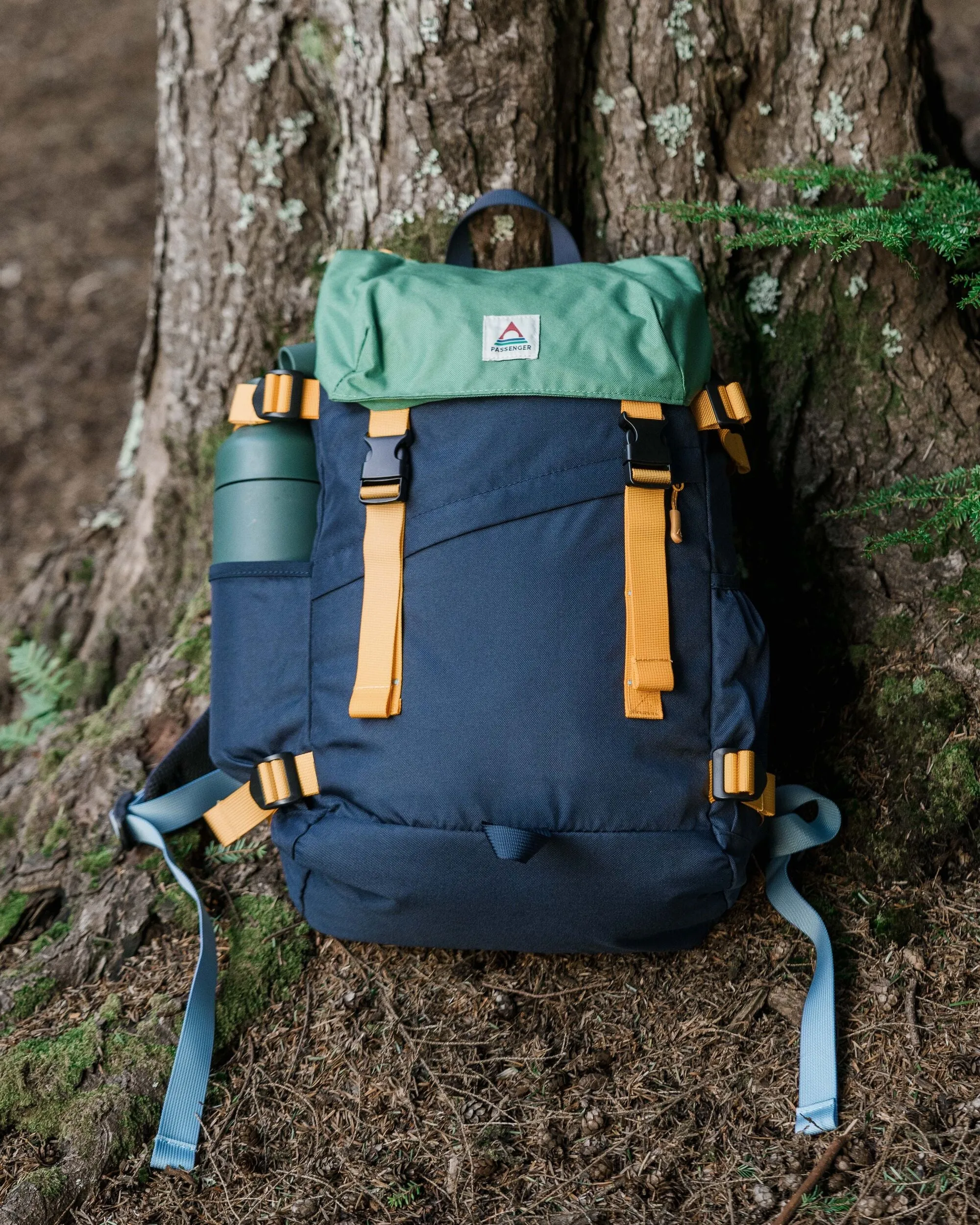 Boondocker Recycled 26L Backpack - Navy/ Laurel Green