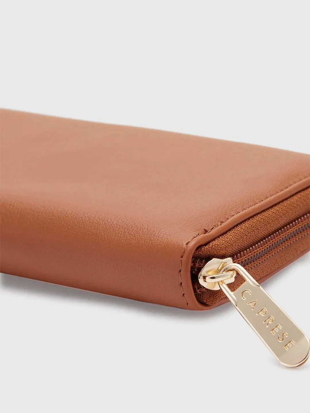 Caprese Mischa Wallet Medium Tan