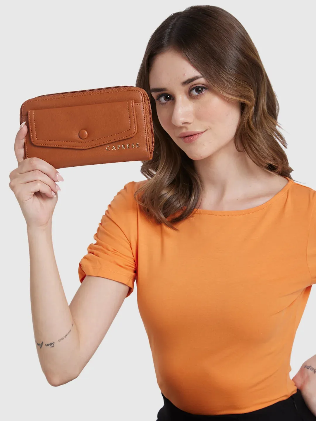 Caprese Mischa Wallet Medium Tan